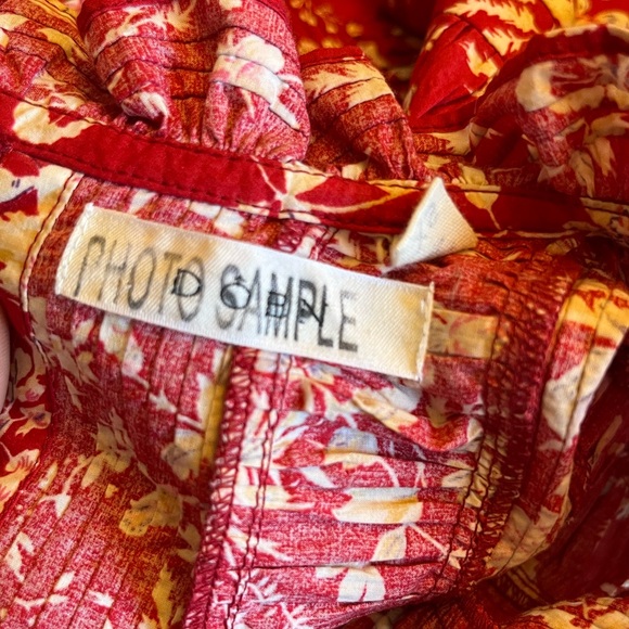 Doen Heloise Top in Oak Bluffs Floral - Picture 5 of 9